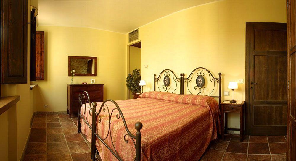 Palazzo Alle Mura Staggia Bagian luar foto